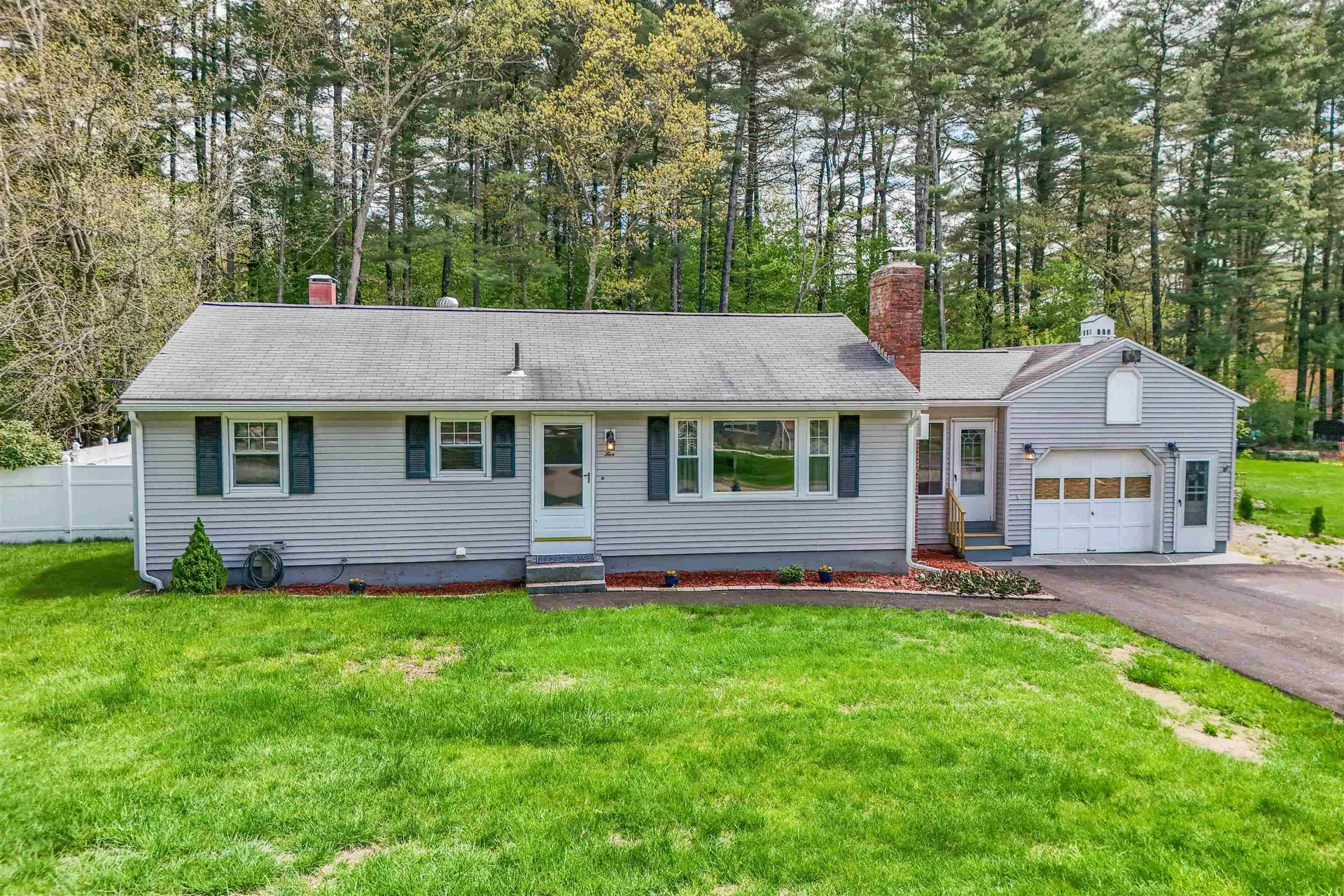 5 Jo Ellen Drive Merrimack NH 03054