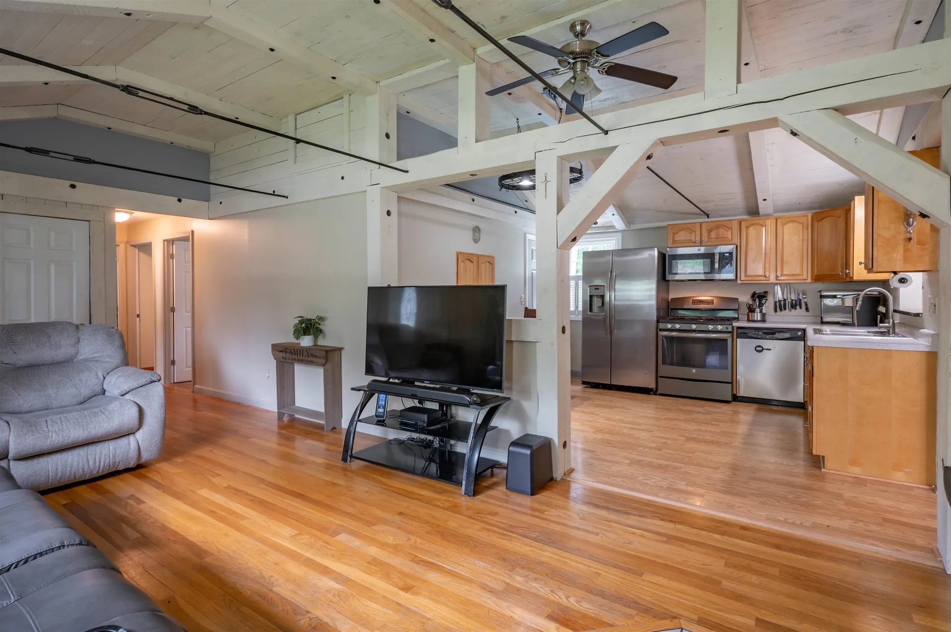 5 Jo Ellen Drive Merrimack NH 03054