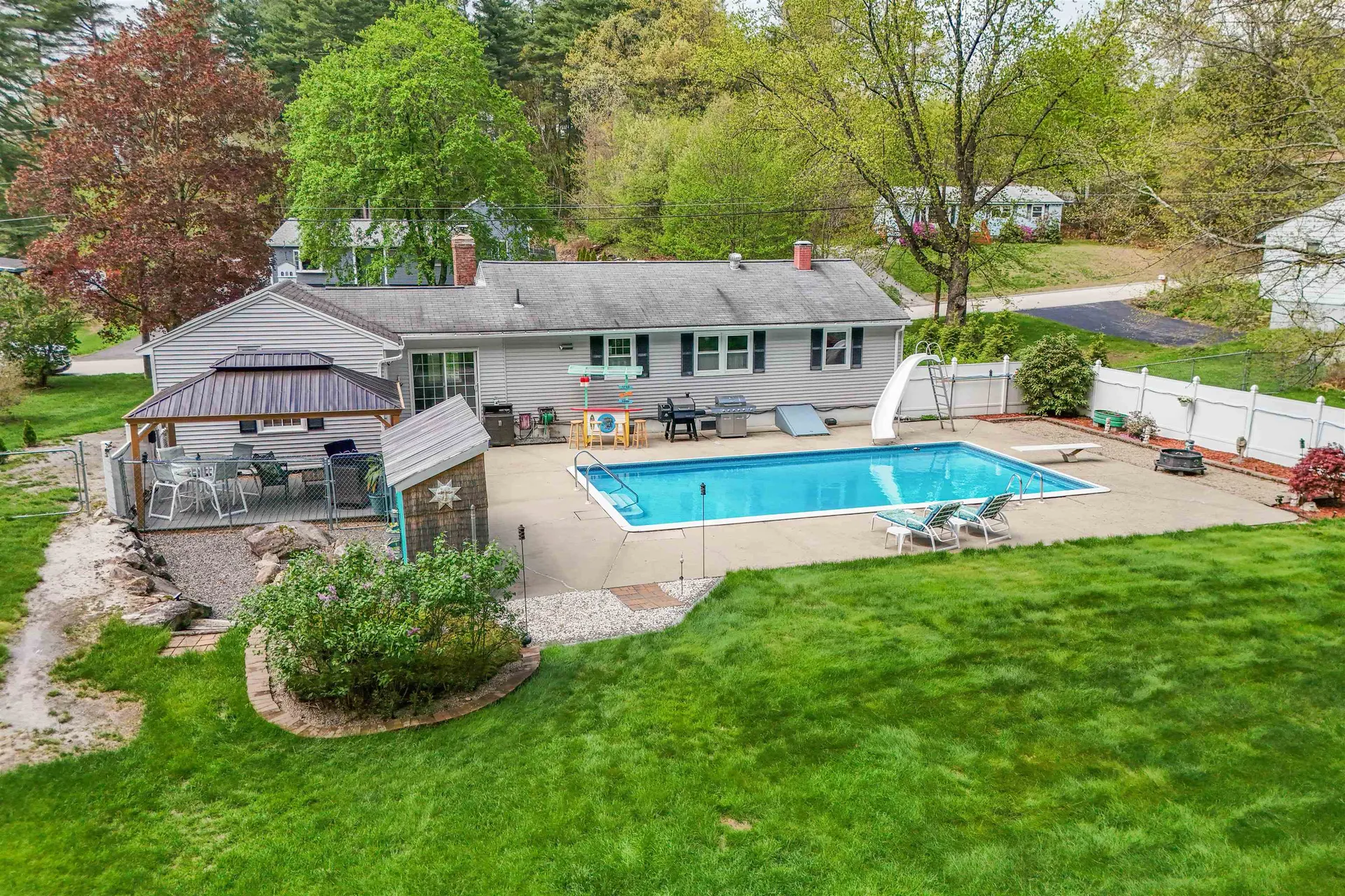 5 Jo Ellen Drive Merrimack NH 03054