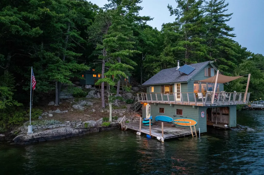 18 Diamond Island Gilford NH 03249