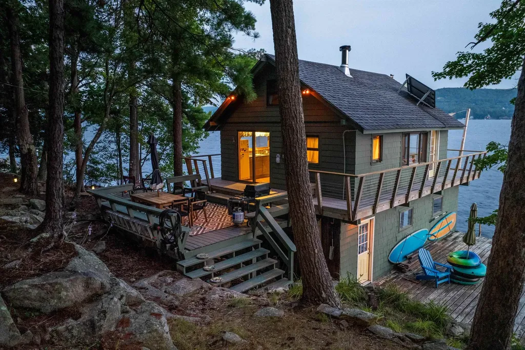 18 Diamond Island Gilford NH 03249