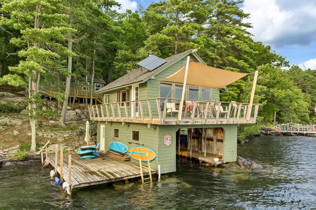 18 Diamond Island Gilford NH 03249