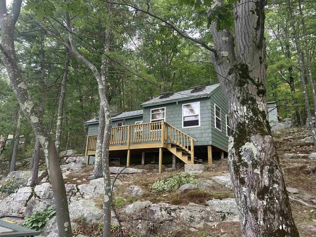 18 Diamond Island Gilford NH 03249
