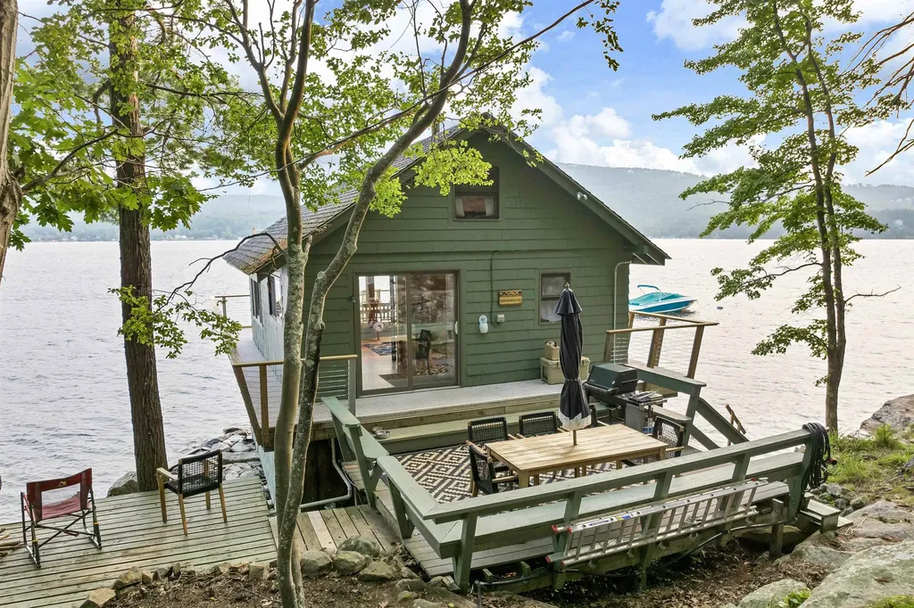 18 Diamond Island Gilford NH 03249