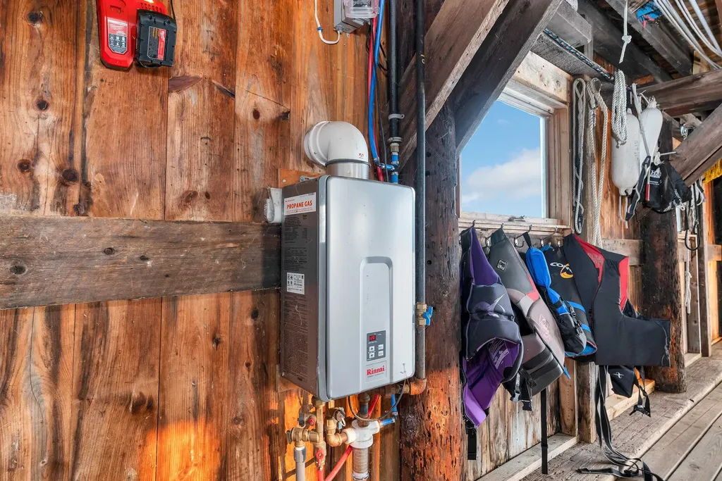 18 Diamond Island Gilford NH 03249