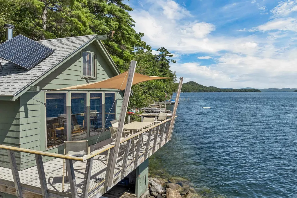 18 Diamond Island Gilford NH 03249