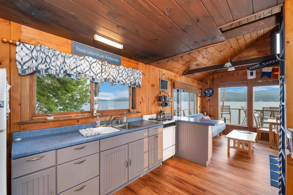 18 Diamond Island Gilford NH 03249