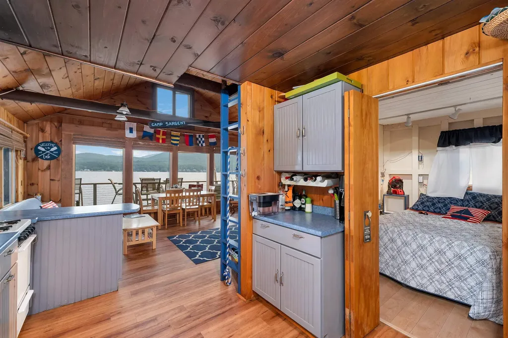 18 Diamond Island Gilford NH 03249