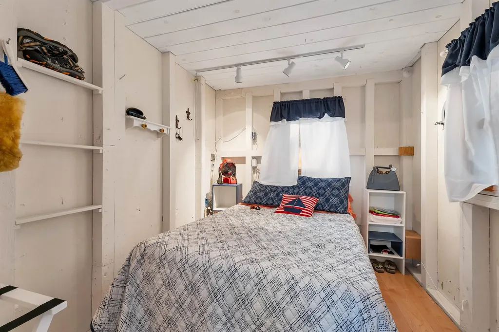 18 Diamond Island Gilford NH 03249