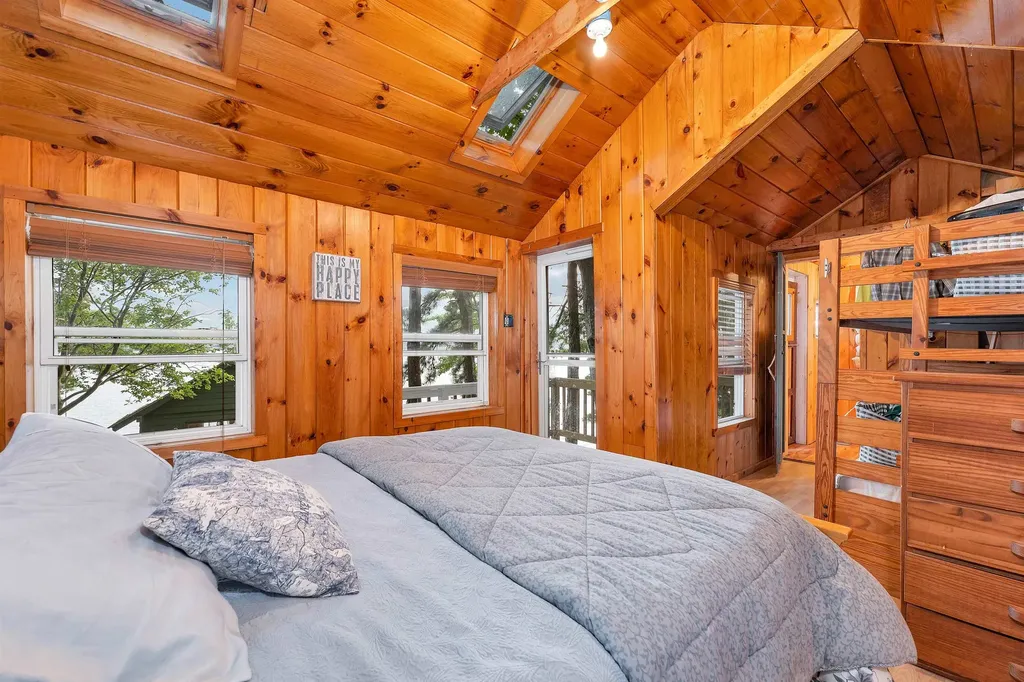 18 Diamond Island Gilford NH 03249