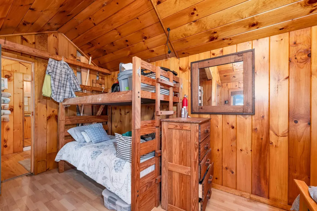 18 Diamond Island Gilford NH 03249