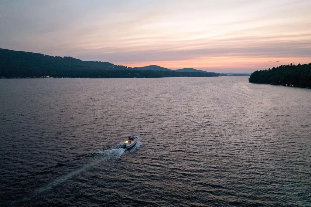 18 Diamond Island Gilford NH 03249