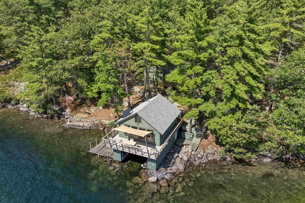 18 Diamond Island Gilford NH 03249