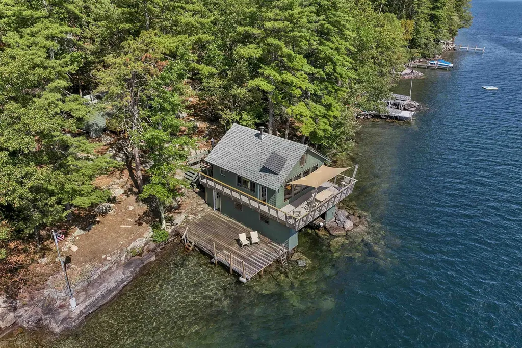 18 Diamond Island Gilford NH 03249