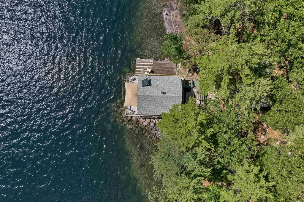 18 Diamond Island Gilford NH 03249