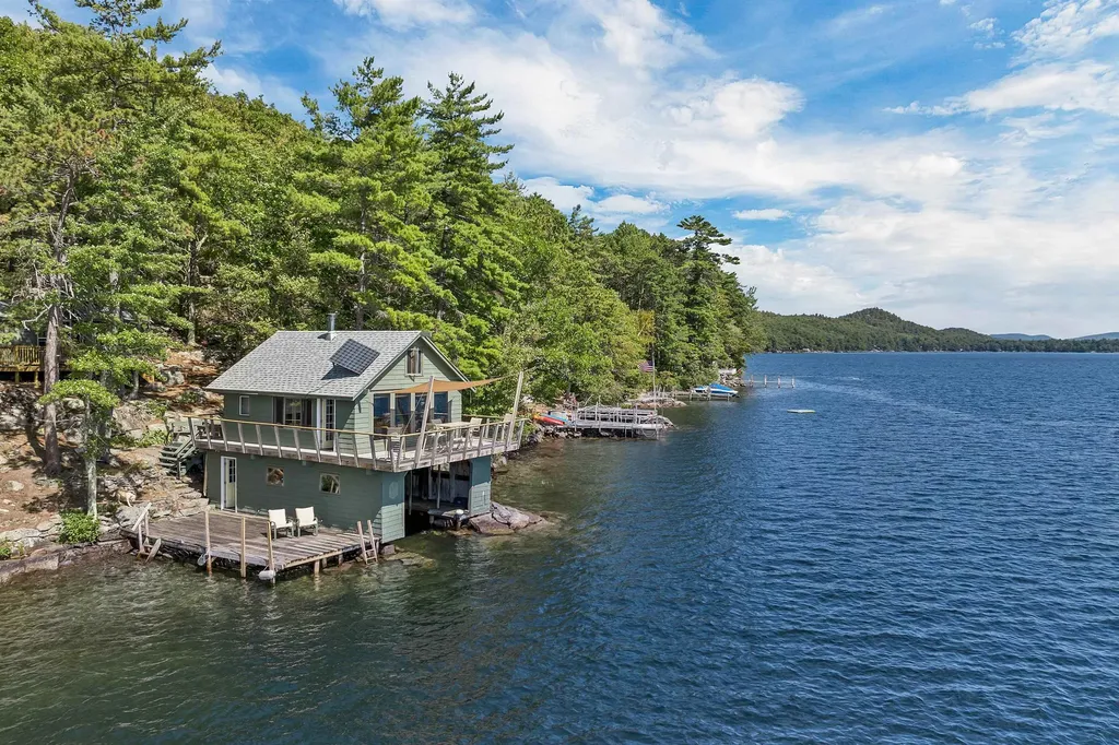 18 Diamond Island Gilford NH 03249