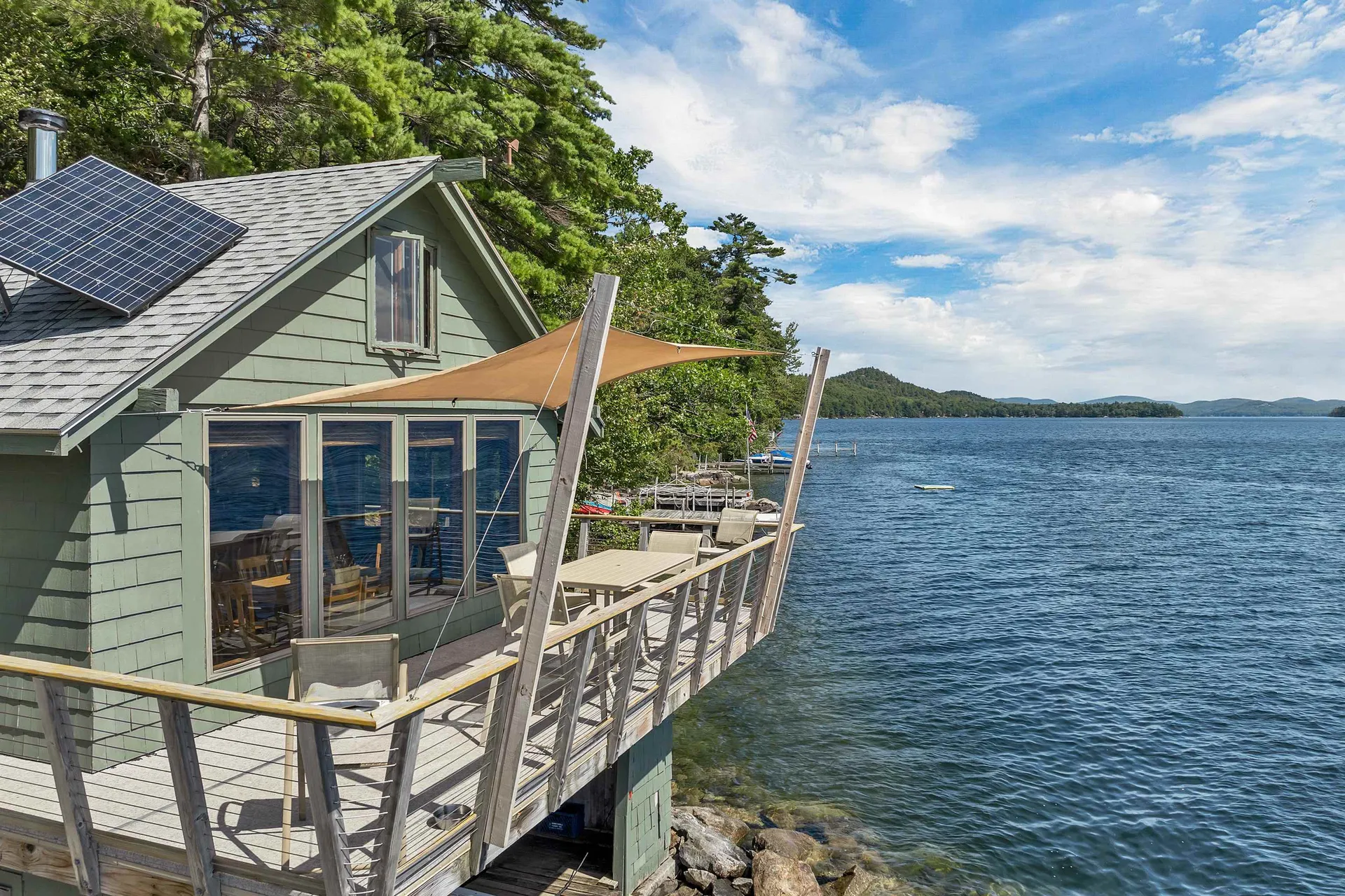 18 Diamond Island Gilford NH 03249