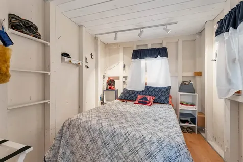 18 Diamond Island Gilford NH 03249