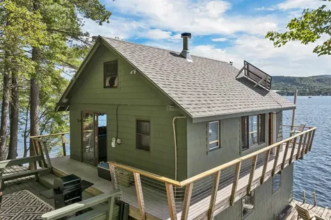18 Diamond Island Gilford NH 03249