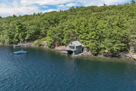 18 Diamond Island Gilford NH 03249