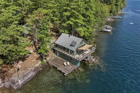 18 Diamond Island Gilford NH 03249