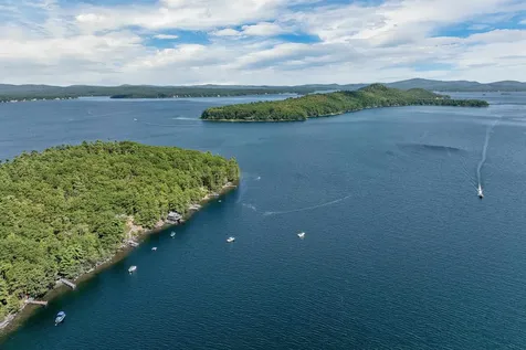 18 Diamond Island Gilford NH 03249