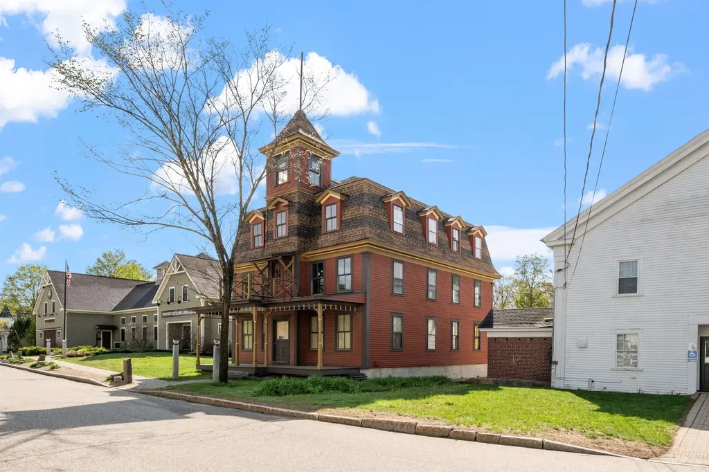 15 Cleveland Hill Road Tamworth NH 03886