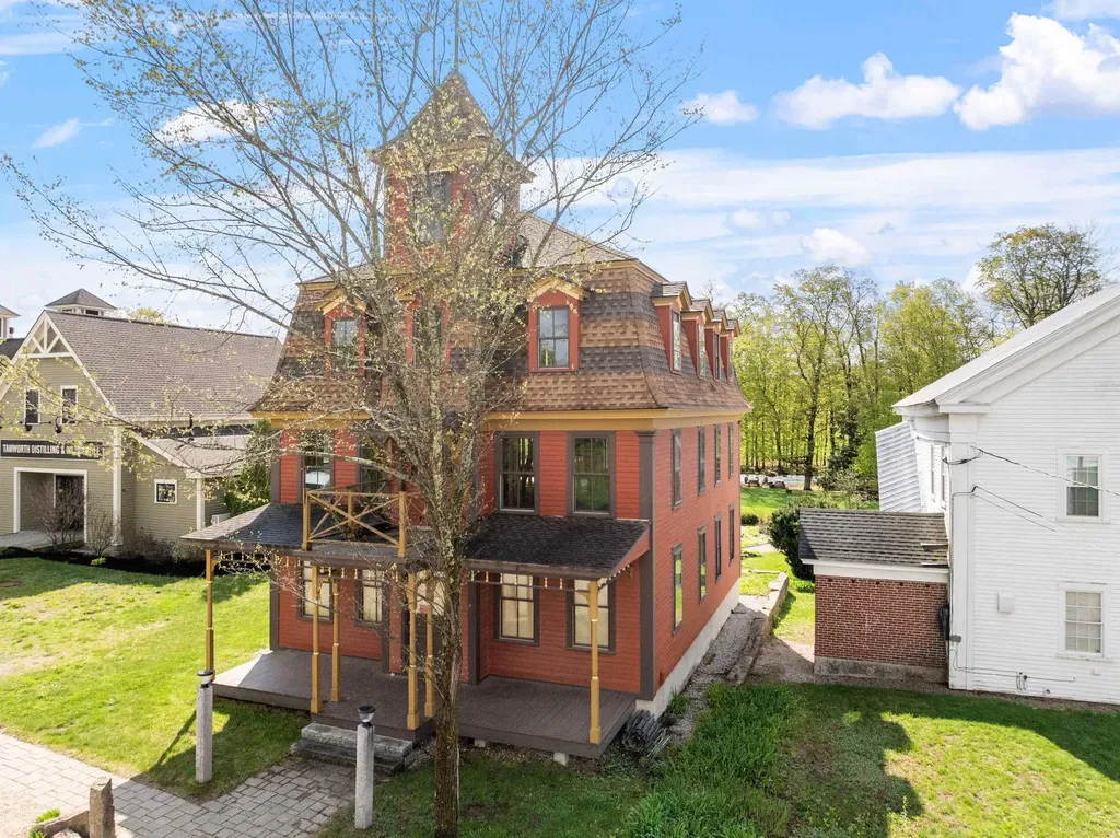 15 Cleveland Hill Road Tamworth NH 03886