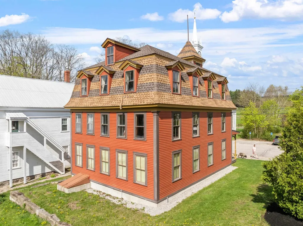 15 Cleveland Hill Road Tamworth NH 03886