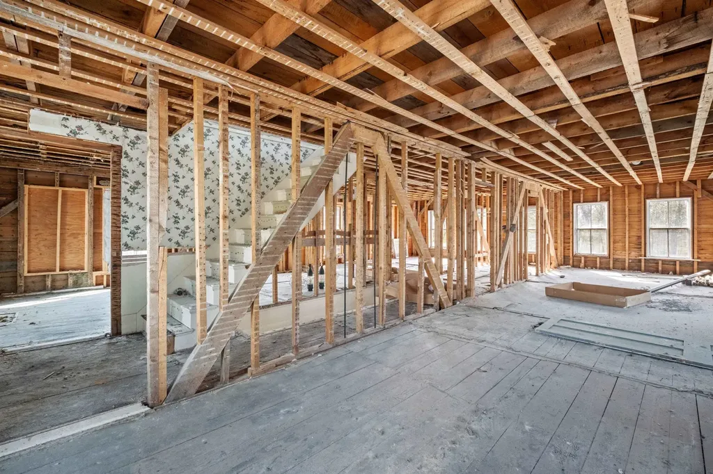 15 Cleveland Hill Road Tamworth NH 03886