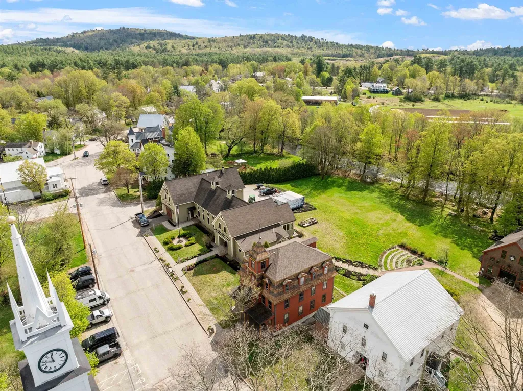 15 Cleveland Hill Road Tamworth NH 03886