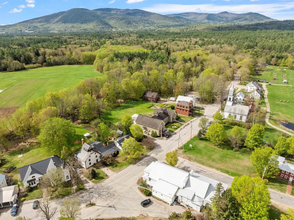 15 Cleveland Hill Road Tamworth NH 03886