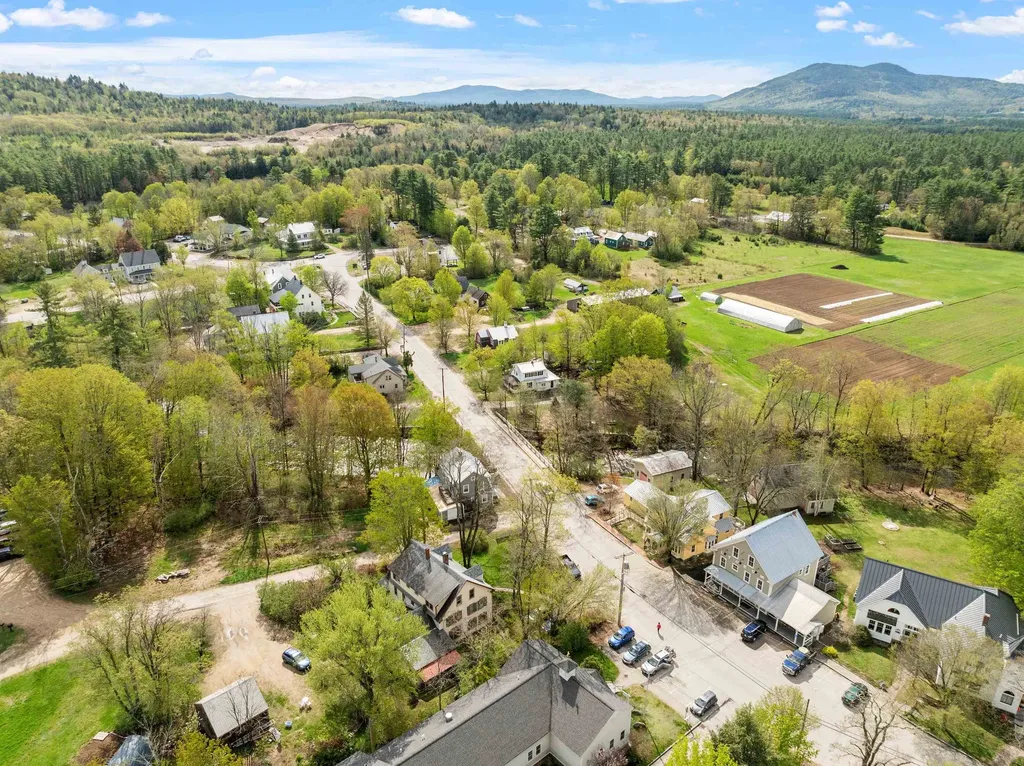 15 Cleveland Hill Road Tamworth NH 03886