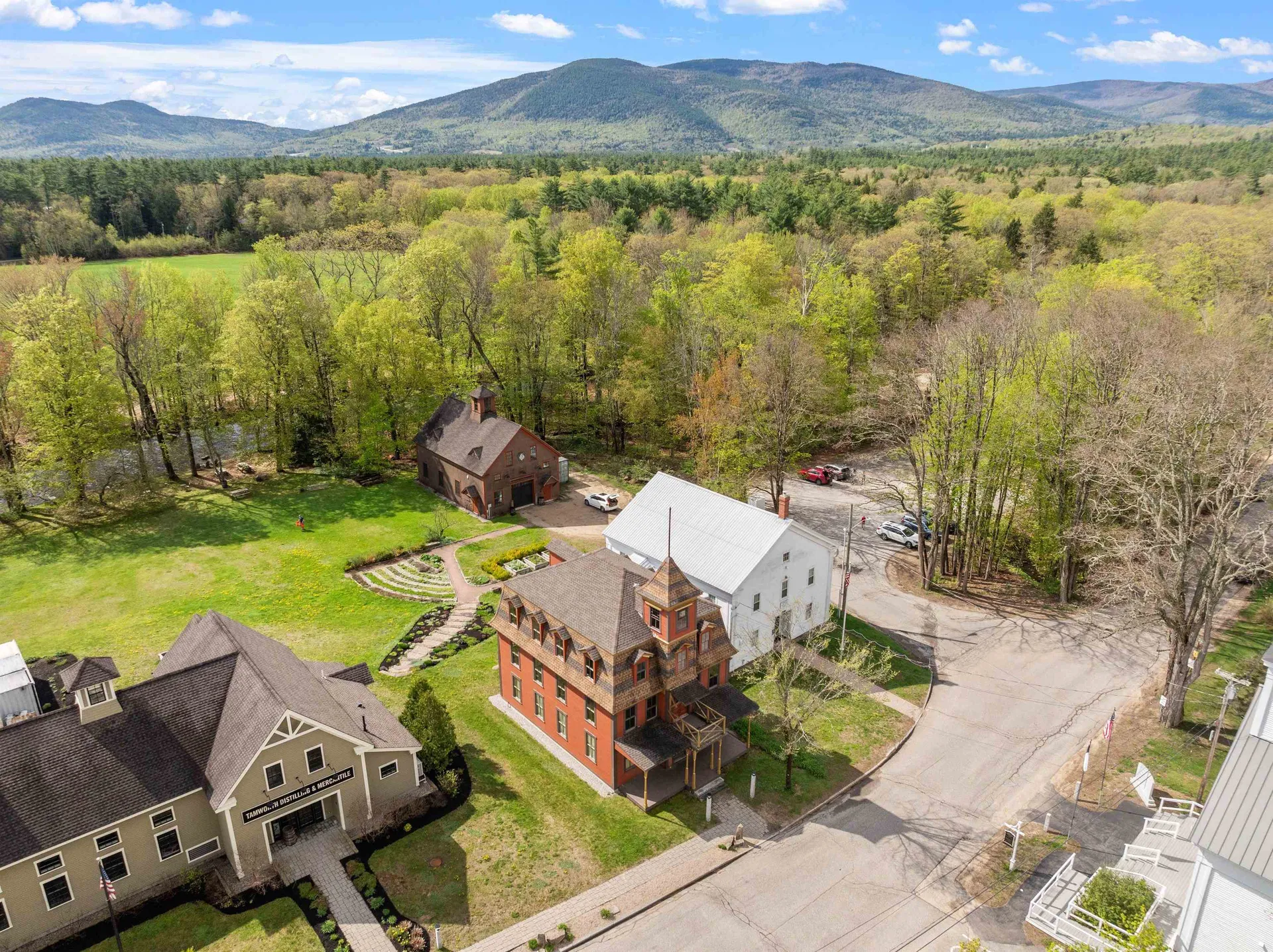 15 Cleveland Hill Road Tamworth NH 03886