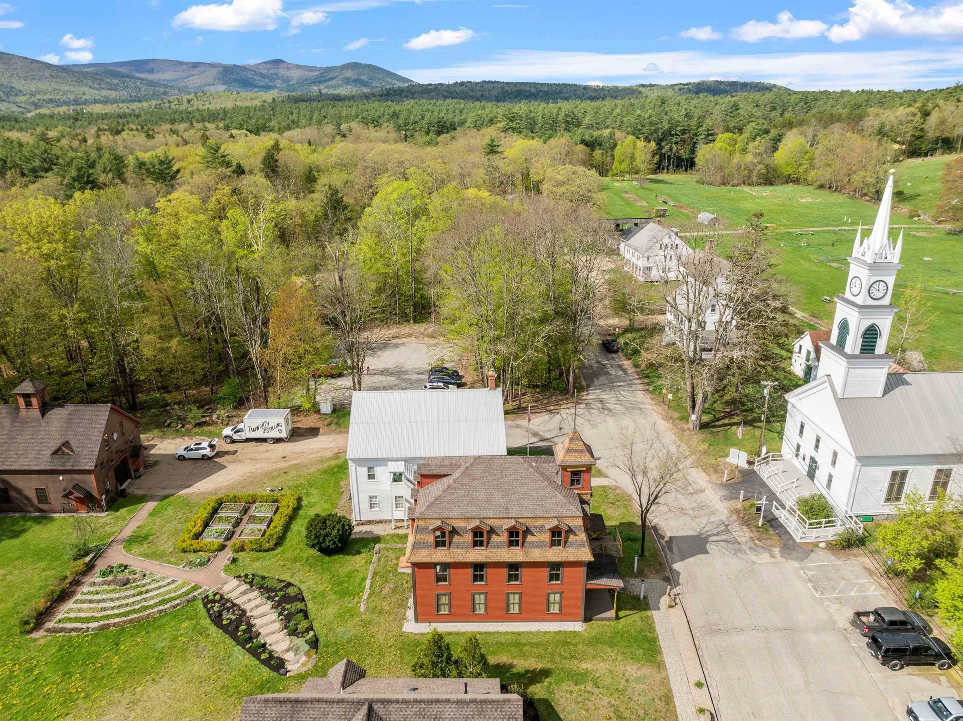 15 Cleveland Hill Road Tamworth NH 03886