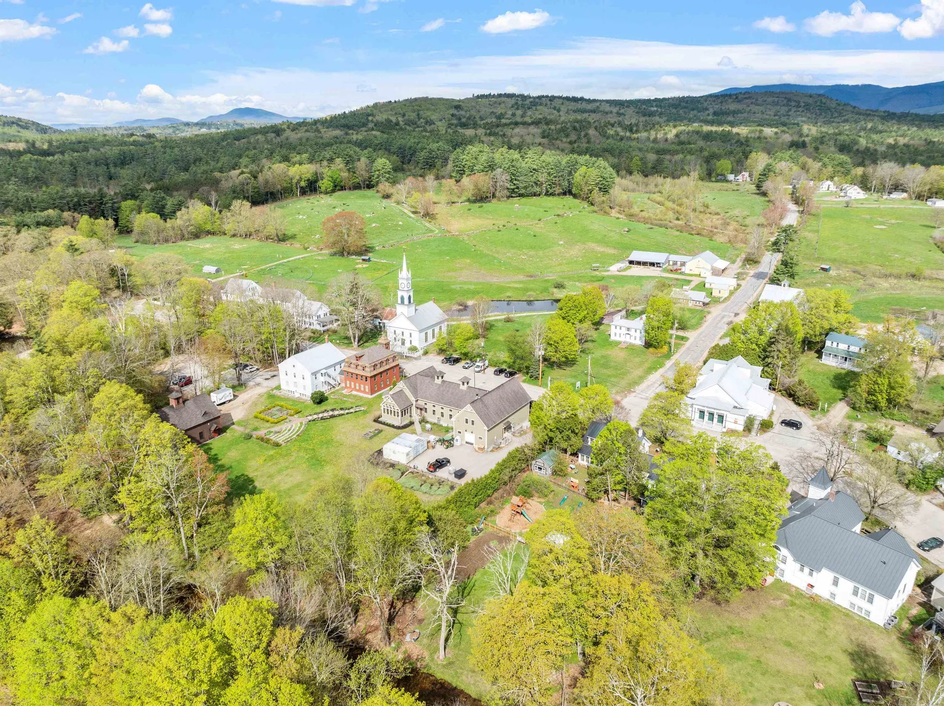 15 Cleveland Hill Road Tamworth NH 03886