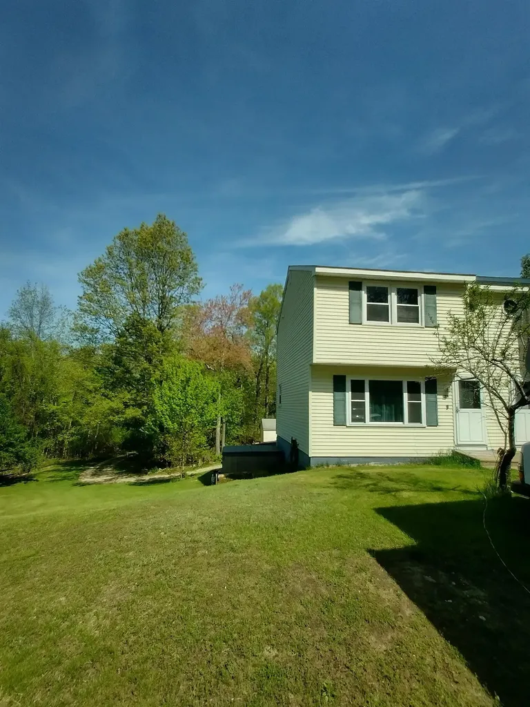 42a Barretts Hill Road Hudson NH 03051