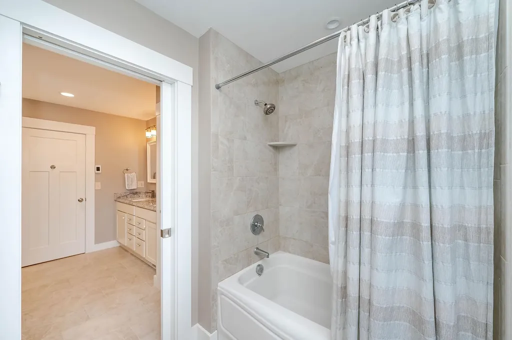 792 Sagamore Avenue Portsmouth NH 03801