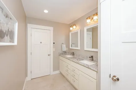 792 Sagamore Avenue Portsmouth NH 03801