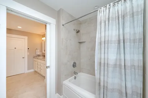 792 Sagamore Avenue Portsmouth NH 03801