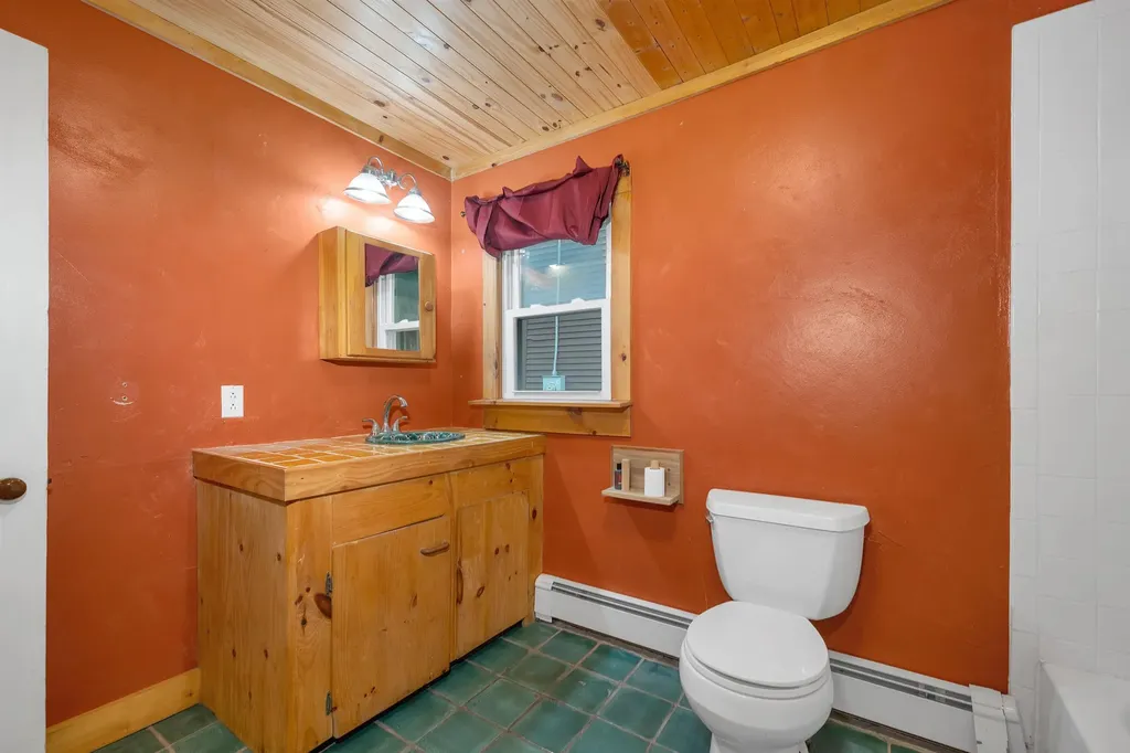 4 Memorial Street Gilsum NH 03448