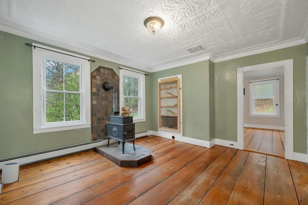 4 Memorial Street Gilsum NH 03448