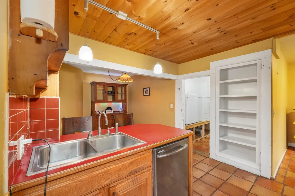 4 Memorial Street Gilsum NH 03448