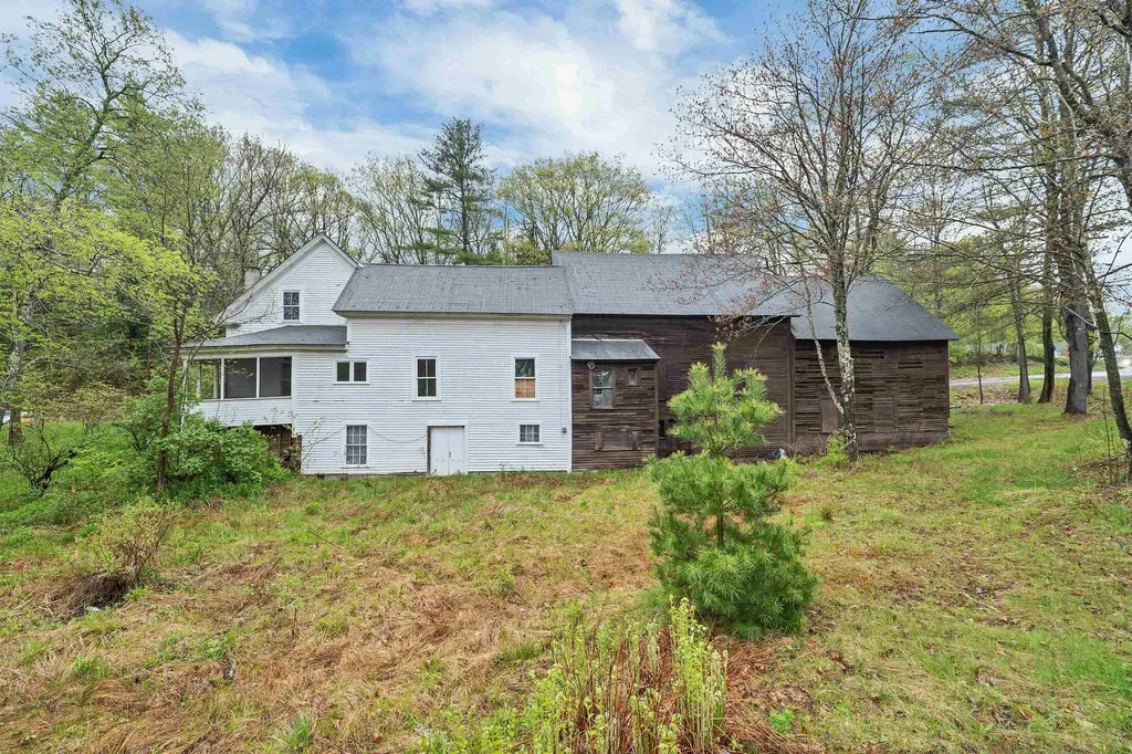 4 Memorial Street Gilsum NH 03448