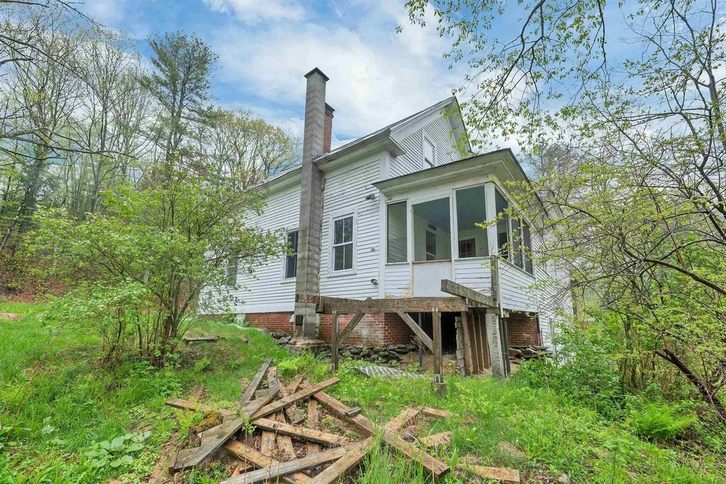 4 Memorial Street Gilsum NH 03448