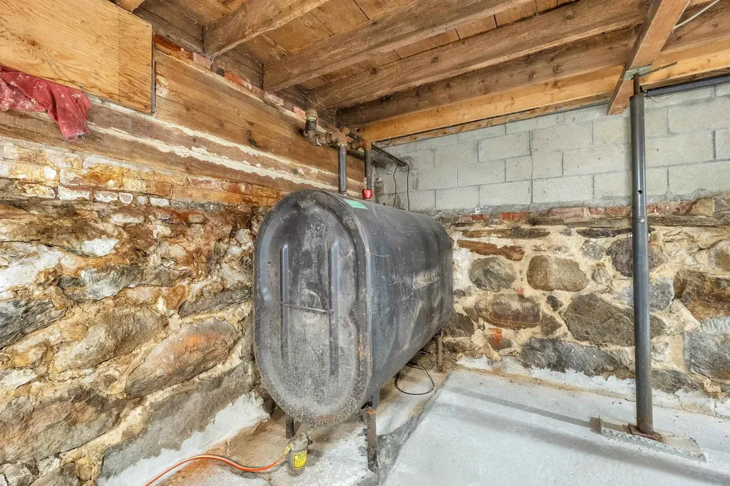 4 Memorial Street Gilsum NH 03448