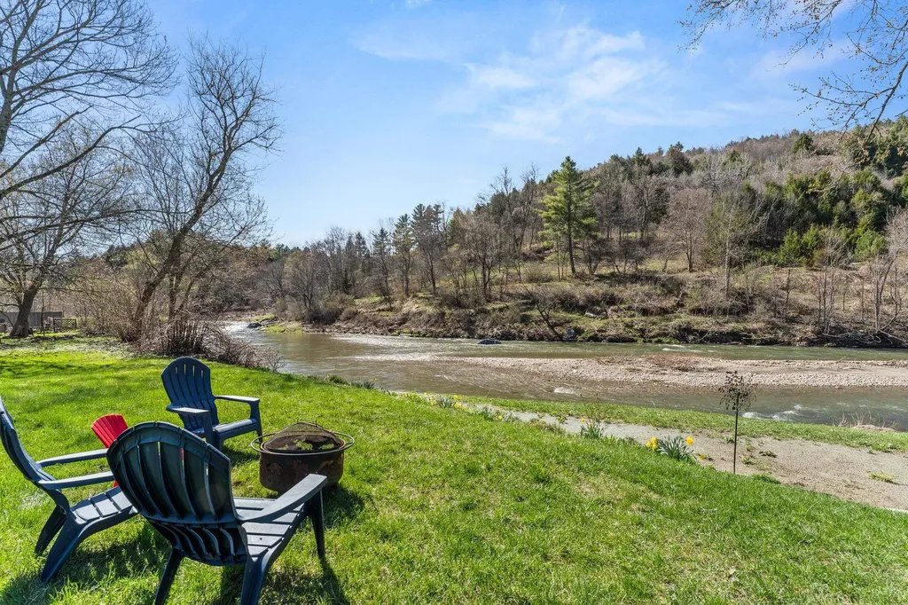 1031 Route 100 B Moretown VT 05660