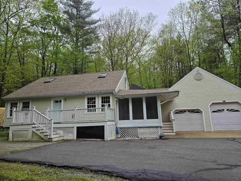 22 Goldfinch Road Goffstown NH 03045