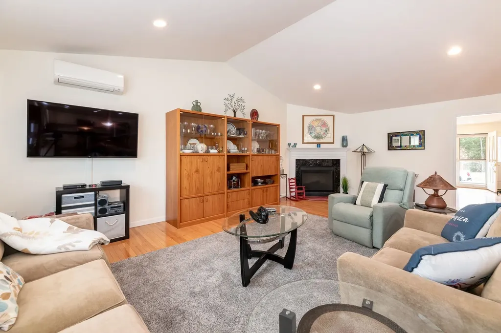 79 Sarah Circle Laconia NH 03246