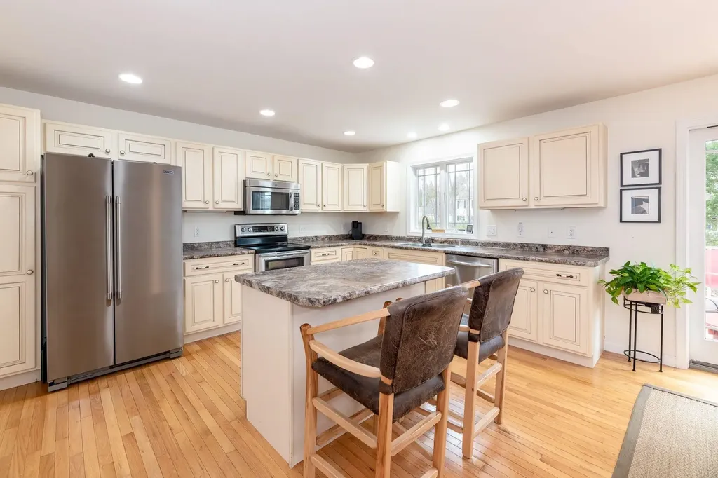 79 Sarah Circle Laconia NH 03246